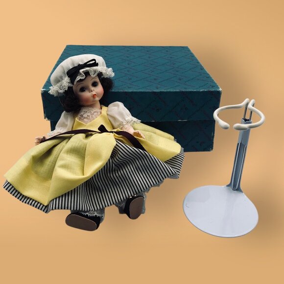 Madame Alexander 8" Doll France International Dolls Collection - Picture 8 of 9